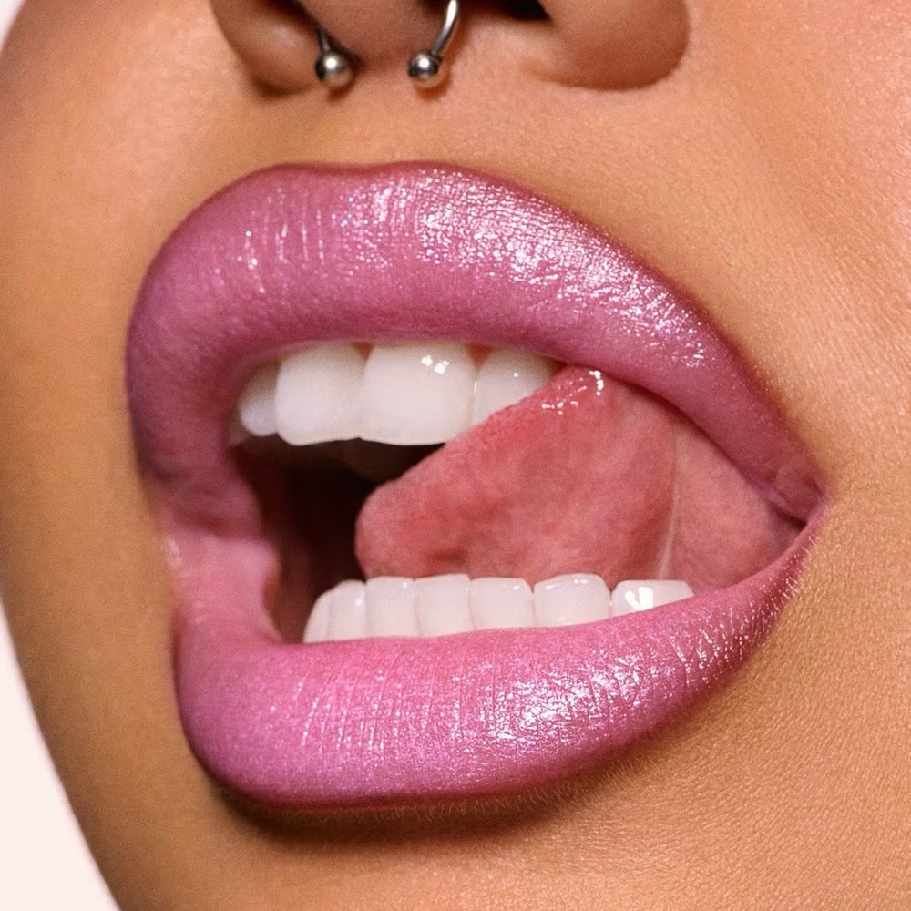MAC ‘Spaced Out’ Dazzlelips Crayon Lipstick - Picture 6 of 9